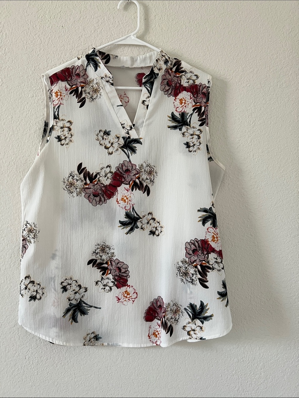 Sleeveless Floral V-Neck Women's Top - White with Burgundy & Black
